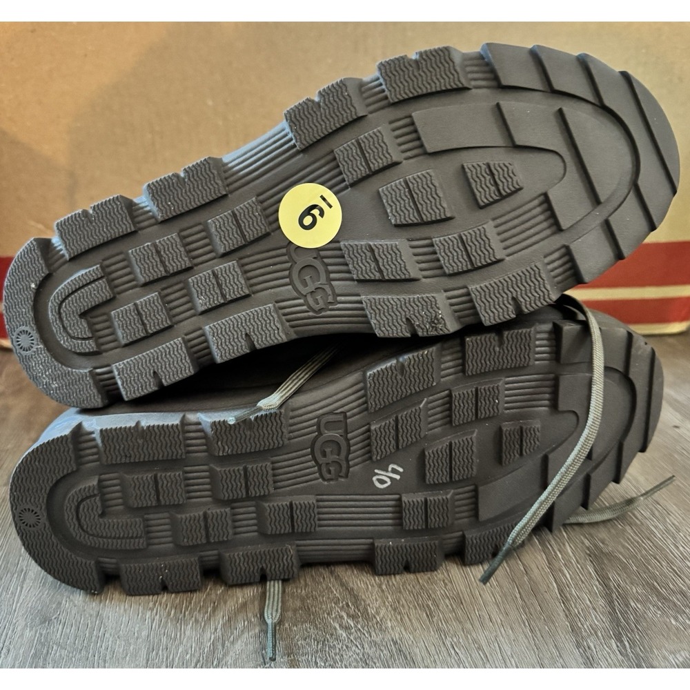 UGG Women's Waterproof Winter Boots Size 9 – Lug Sole Outdoor‎ Weather Rated - Picture 2 of 4